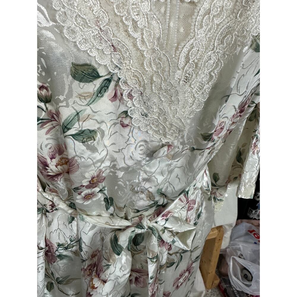 Vintage California Dynasty Medium 100% Polyester Floral Nightgown and Robe Set - Picture 15 of 16